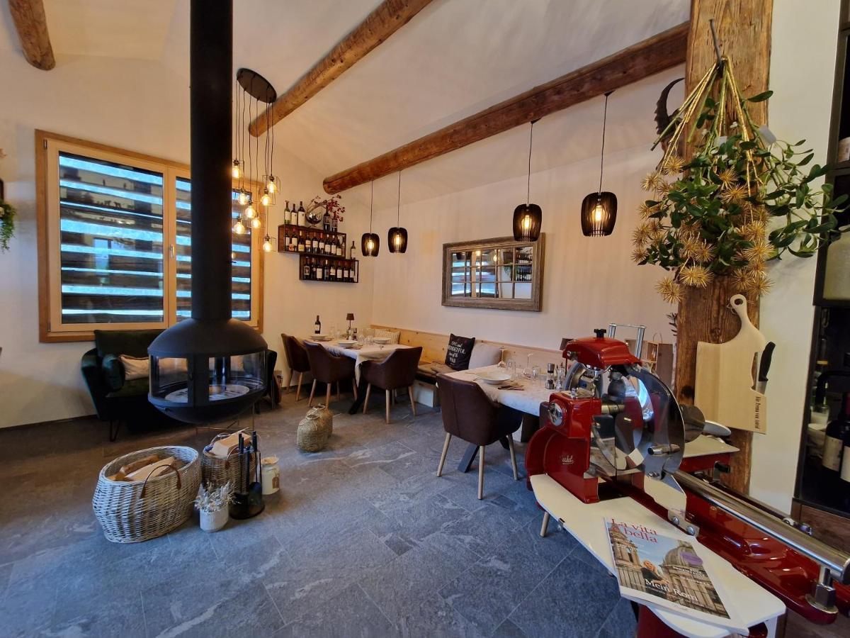 Chesa Prema Bed & Breakfast - Restaurant Дизентис Екстериор снимка